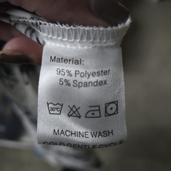 Anyally Floral V-Neck Blouse - Black and Cream - Picture 5 of 6